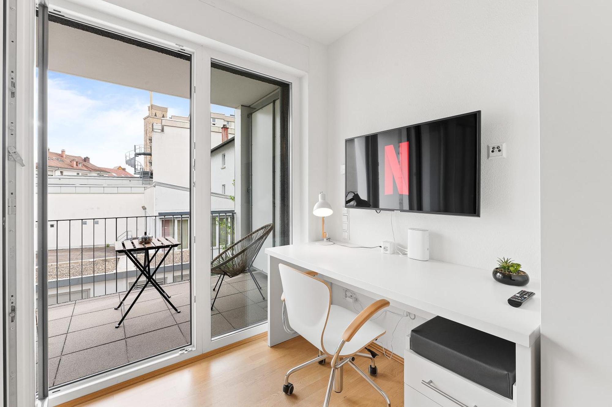 Modern, Zentral, Homeoffice, Netflix Pforzheim Buitenkant foto